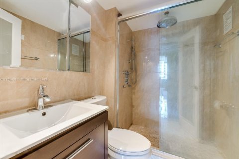 Copropriété à louer à Miami Beach, Floride: 2 chambres, 99.31 m2 № 2077191 - photo 16