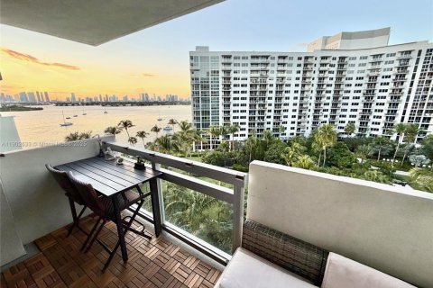 Copropriété à louer à Miami Beach, Floride: 2 chambres, 99.31 m2 № 2077191 - photo 6