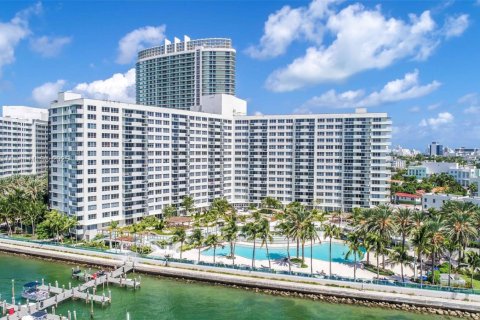 Copropriété à louer à Miami Beach, Floride: 2 chambres, 99.31 m2 № 2077191 - photo 2