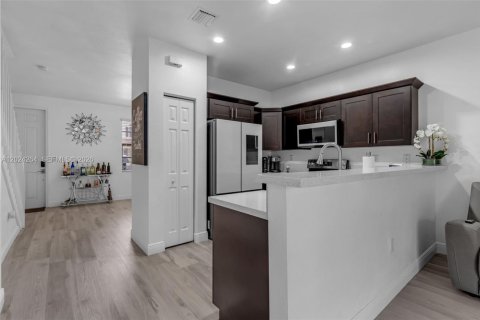Touwnhouse à vendre à Homestead, Floride: 2 chambres, 113.71 m2 № 2084813 - photo 7