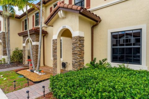 Touwnhouse à vendre à Homestead, Floride: 2 chambres, 113.71 m2 № 2084813 - photo 3