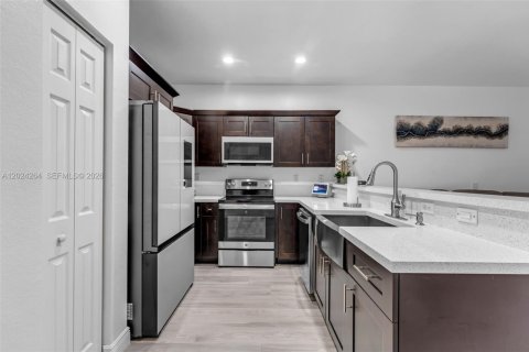 Touwnhouse à vendre à Homestead, Floride: 2 chambres, 113.71 m2 № 2084813 - photo 6