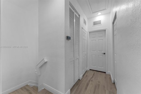Touwnhouse à vendre à Homestead, Floride: 2 chambres, 113.71 m2 № 2084813 - photo 13