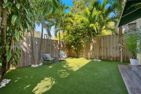 Touwnhouse à louer à Miami, Floride: 3 chambres, 160.72 m2 № 2076357 - photo 26