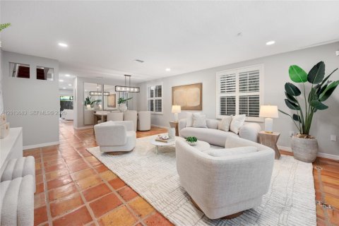 Touwnhouse à louer à Miami, Floride: 3 chambres, 160.72 m2 № 2076357 - photo 4