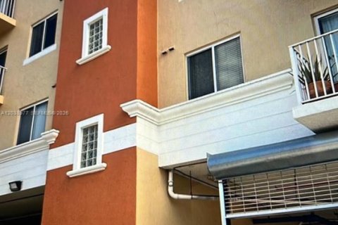 Condo in Miami, Florida, 1 bedroom  № 2182647 - photo 13