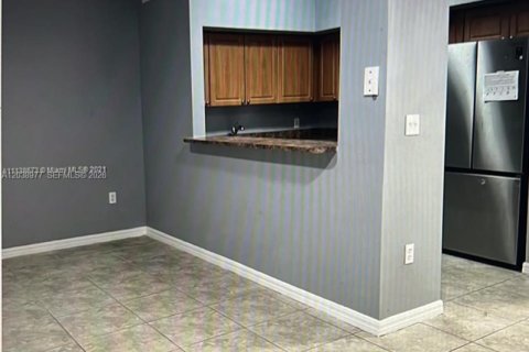 Condo in Miami, Florida, 1 bedroom  № 2182647 - photo 3