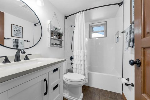 Casa en venta en Orlando, Florida, 4 dormitorios, 287.25 m2 № 1911781 - foto 25