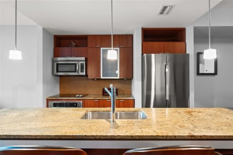 Condo in Tampa, Florida, 2 bedrooms  № 1543524 - photo 26