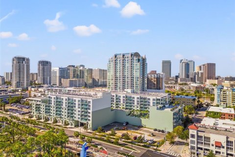 Condo in Tampa, Florida, 2 bedrooms  № 1543524 - photo 1