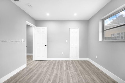 Снять в аренду квартиру в Майами, Флорида 4 спальни, 134.71м2, № 2005088 - фото 25