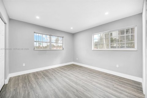 Снять в аренду квартиру в Майами, Флорида 4 спальни, 134.71м2, № 2005088 - фото 6