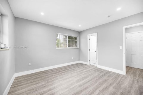 Снять в аренду квартиру в Майами, Флорида 4 спальни, 134.71м2, № 2005088 - фото 9