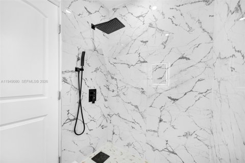 Снять в аренду квартиру в Майами, Флорида 4 спальни, 134.71м2, № 2005088 - фото 12