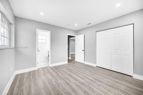 Снять в аренду квартиру в Майами, Флорида 4 спальни, 134.71м2, № 2005088 - фото 8