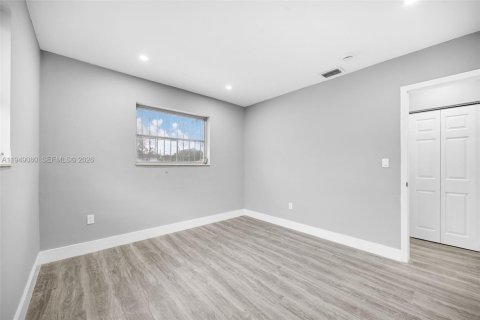 Снять в аренду квартиру в Майами, Флорида 4 спальни, 134.71м2, № 2005088 - фото 24