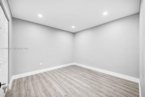 Снять в аренду квартиру в Майами, Флорида 4 спальни, 134.71м2, № 2005088 - фото 13