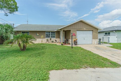 Villa ou maison à vendre à Hudson, Floride: 2 chambres, 138.61 m2 № 1913592 - photo 2