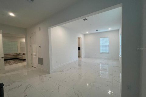 Casa en alquiler en Kissimmee, Florida, 4 dormitorios, 339.93 m2 № 1829209 - foto 3