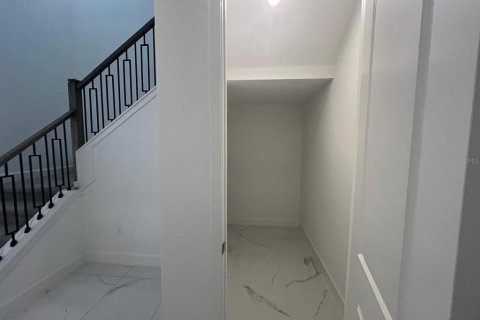 Casa en alquiler en Kissimmee, Florida, 4 dormitorios, 339.93 m2 № 1829209 - foto 10