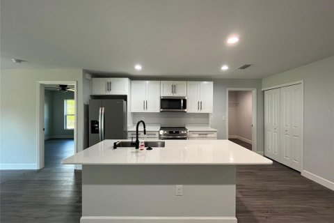 Casa en alquiler en Port Charlotte, Florida, 3 dormitorios, 117.99 m2 № 1405680 - foto 2
