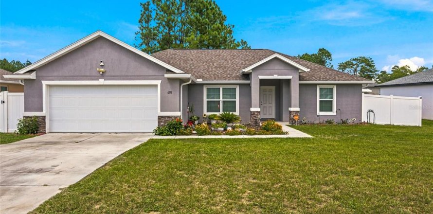 Villa ou maison à Ocala, Floride 3 chambres, 158.12 m2 № 2310064