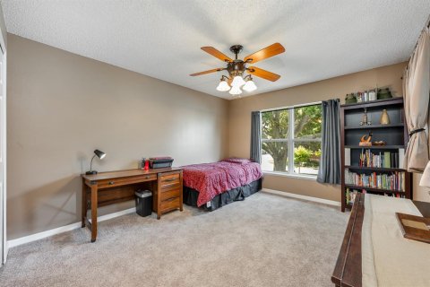 House in Sanford, Florida 5 bedrooms, 209.03 sq.m. № 1792825 - photo 21