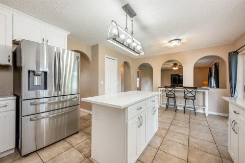 House in Sanford, Florida 5 bedrooms, 209.03 sq.m. № 1792825 - photo 3