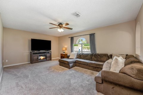 House in Sanford, Florida 5 bedrooms, 209.03 sq.m. № 1792825 - photo 8