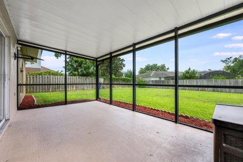 House in Sanford, Florida 5 bedrooms, 209.03 sq.m. № 1792825 - photo 23