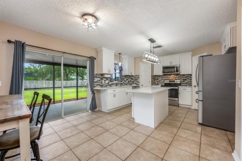House in Sanford, Florida 5 bedrooms, 209.03 sq.m. № 1792825 - photo 6