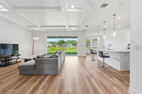 House in Plant City, Florida 5 bedrooms, 356.28 sq.m. № 2108021 - photo 9