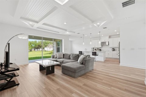 House in Plant City, Florida 5 bedrooms, 356.28 sq.m. № 2108021 - photo 13