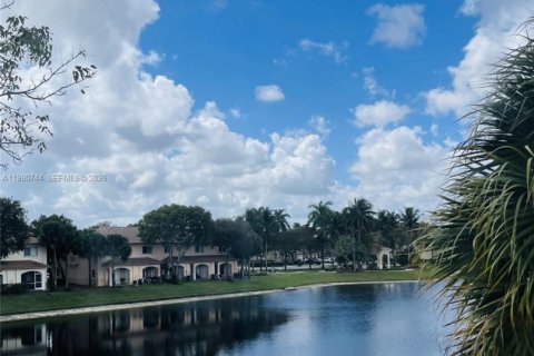 Adosado en alquiler en Miramar, Florida, 3 dormitorios № 2066114 - foto 3