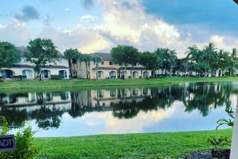 Adosado en alquiler en Miramar, Florida, 3 dormitorios № 2066114 - foto 2