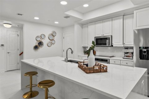 Condo in Tampa, Florida, 2 bedrooms  № 1767217 - photo 8