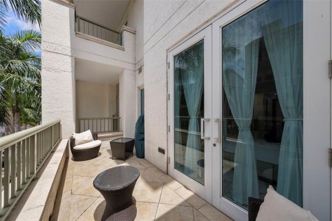 Condo in Tampa, Florida, 2 bedrooms  № 1767217 - photo 27