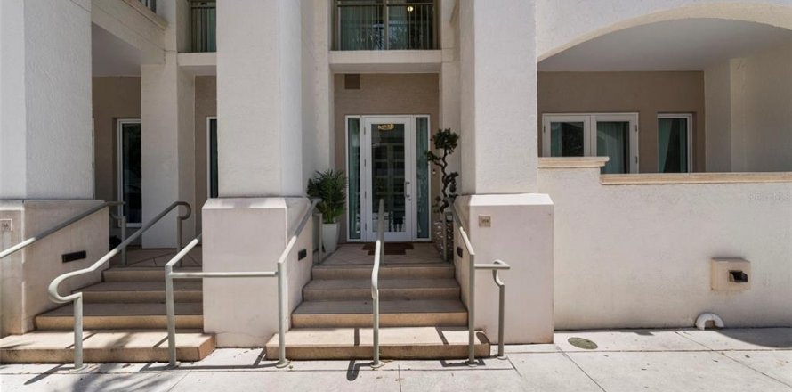 Condo in Tampa, Florida, 2 bedrooms  № 1767217