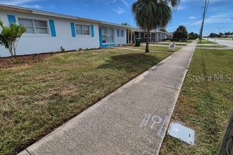 Casa en alquiler en Port Charlotte, Florida, 3 dormitorios, 131.18 m2 № 1894050 - foto 1