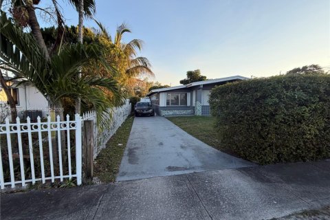 Купить виллу или дом в Норт-Майами-Бич, Флорида 3 спальни, 123.19м2, № 2043582 - фото 4