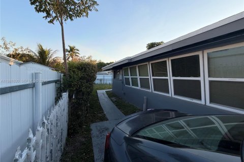 Купить виллу или дом в Норт-Майами-Бич, Флорида 3 спальни, 123.19м2, № 2043582 - фото 6