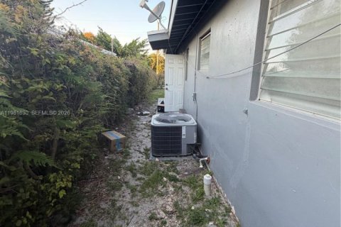 Купить виллу или дом в Норт-Майами-Бич, Флорида 3 спальни, 123.19м2, № 2043582 - фото 11