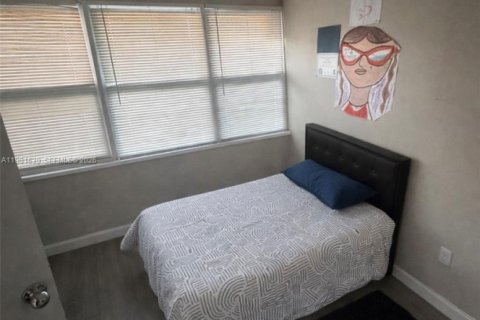 Купить виллу или дом в Норт-Майами-Бич, Флорида 3 спальни, 123.19м2, № 2043582 - фото 24