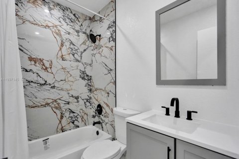 Купить виллу или дом в Окленд-Парк, Флорида 4 спальни, 111.02м2, № 1995019 - фото 11