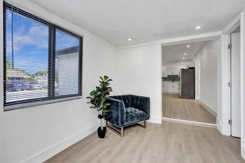 Купить виллу или дом в Окленд-Парк, Флорида 4 спальни, 111.02м2, № 1995019 - фото 4