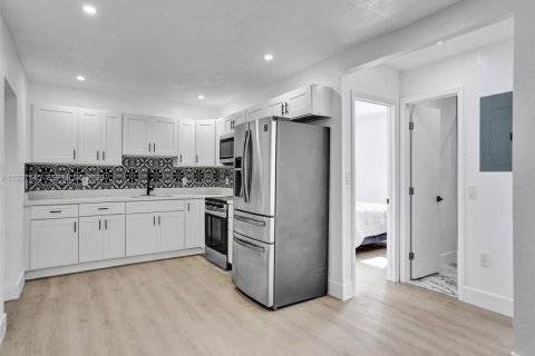 Купить виллу или дом в Окленд-Парк, Флорида 4 спальни, 111.02м2, № 1995019 - фото 9