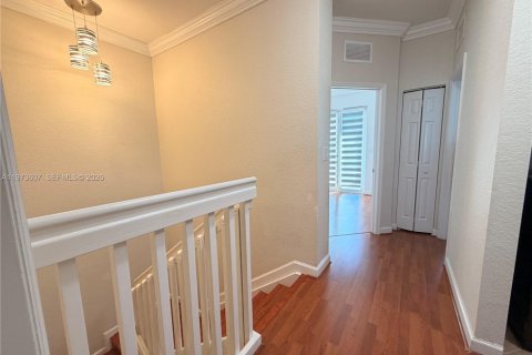 Townhouse in Miami, Florida 3 bedrooms, 145.3 sq.m. № 2041447 - photo 16