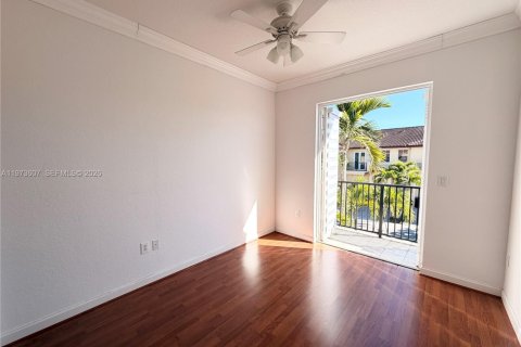 Townhouse in Miami, Florida 3 bedrooms, 145.3 sq.m. № 2041447 - photo 27
