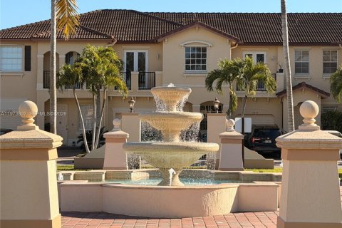 Townhouse in Miami, Florida 3 bedrooms, 145.3 sq.m. № 2041447
