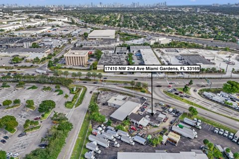 Commercial property in Miami Gardens, Florida № 1462488 - photo 3